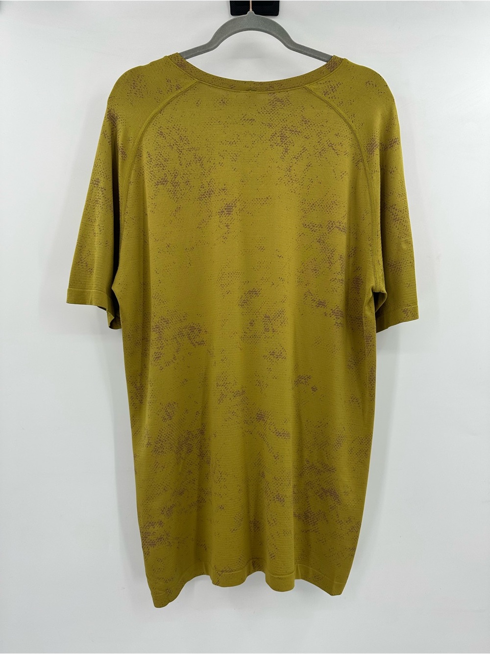 lululemon athletica Men's Green And Brown Short Sleeve Performance Tee XL - Picture 4 of 11